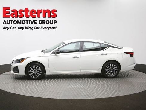 Used 2025 Nissan Altima 2.5 SV image 60