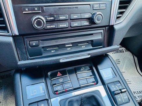 Used 2017 Porsche Macan S image 21