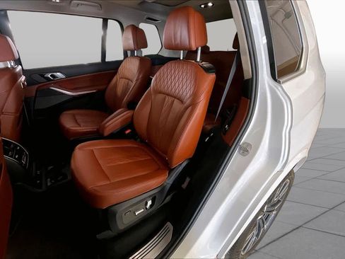 Used 2023 BMW X7 xDrive40i w/ Executive Package AWD/4WD image 19