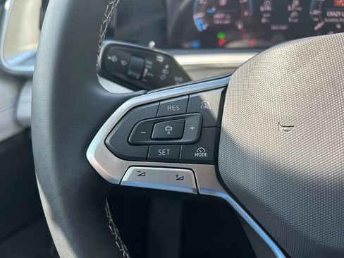 New 2026 Volkswagen Tiguan SE FWD image 21