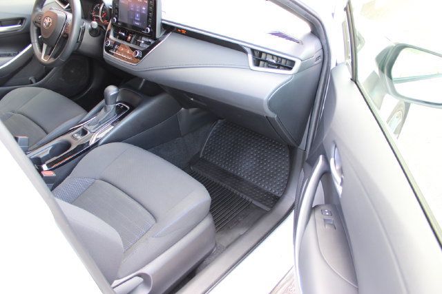 Used 2022 Toyota Corolla SE w/ SE Premium Package FWD image 39