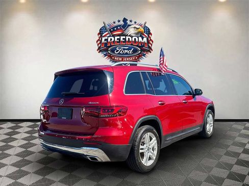 Used 2022 Mercedes-Benz GLB 250 4MATIC image 5