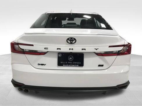 Used 2026 Toyota Camry SE FWD image 5