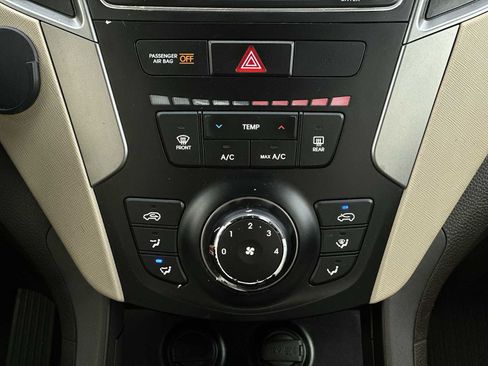 Used 2017 Hyundai Santa Fe Sport image 16