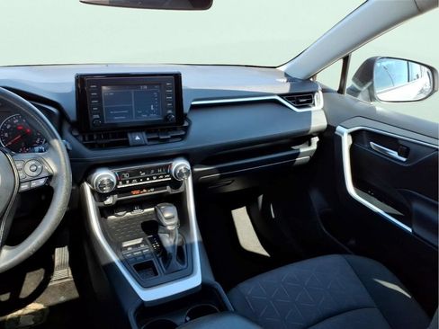 Used 2019 Toyota RAV4 XLE AWD/4WD image 14