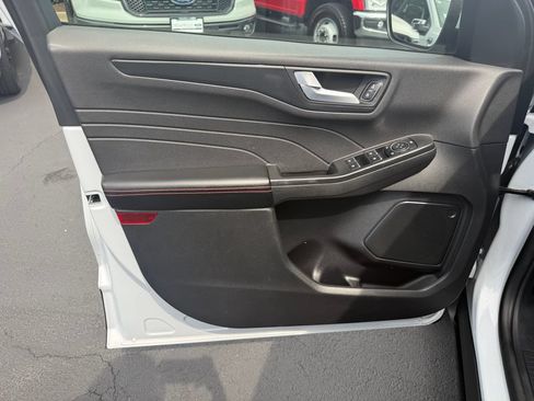 Certified 2025 Ford Escape ST-Line Select AWD/4WD image 12