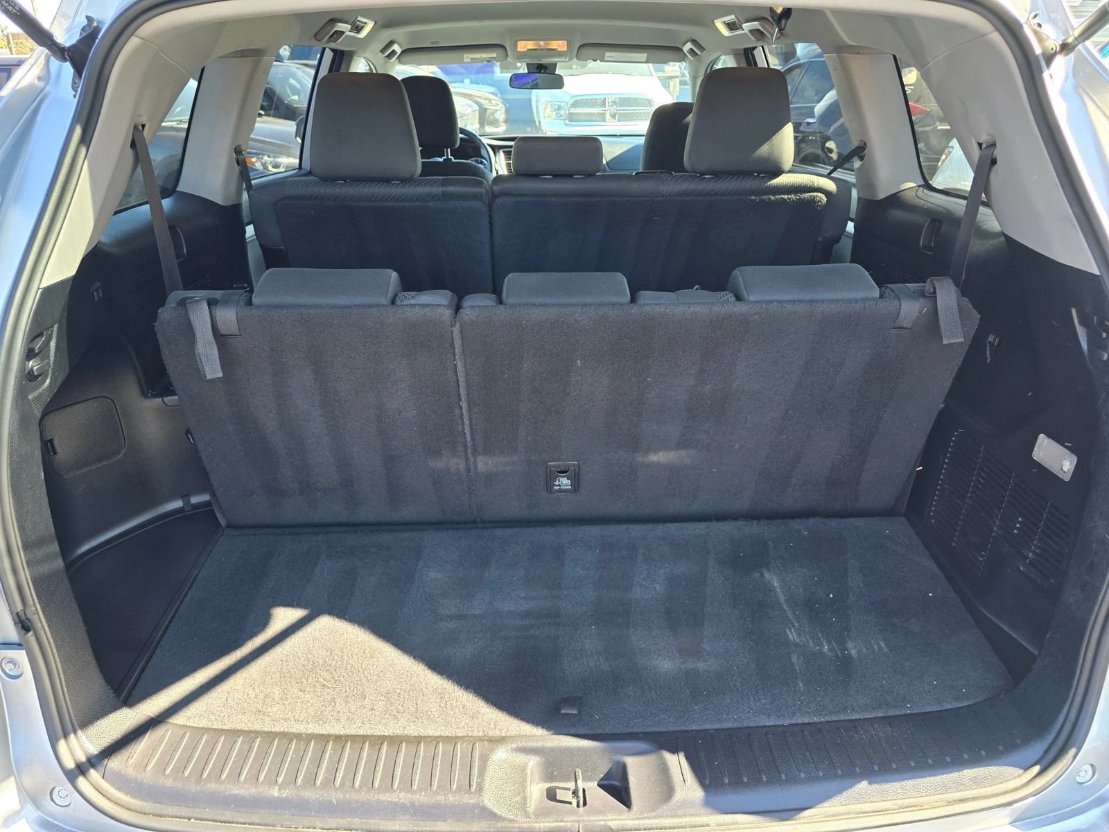 Used 2019 Toyota Highlander LE FWD image 14
