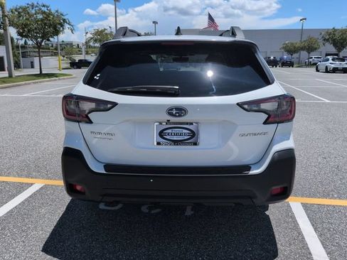 Used 2024 Subaru Outback Premium AWD/4WD image 5