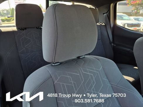 Used 2016 Toyota Tacoma TRD Off-Road w/ Towing Package AWD/4WD image 13
