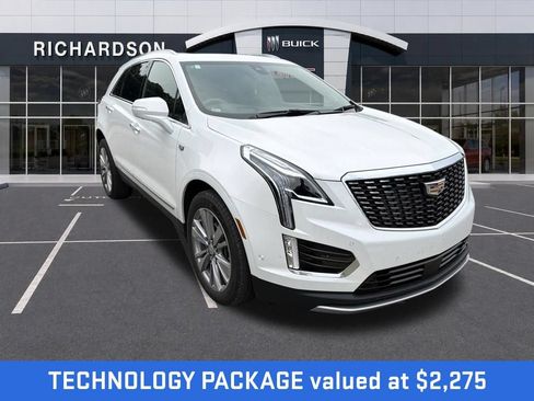 Used 2024 Cadillac XT5 Premium Luxury w/ Technology Package AWD/4WD image 2