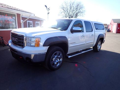 Used 2009 GMC Sierra 1500 SLT w/ White Diamond Edition image 3