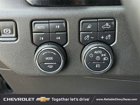 Certified 2025 Chevrolet Silverado 1500 ZR2 w/ Technology Package image 30