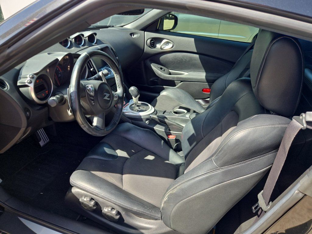 Used 2015 Nissan 370Z Touring RWD image 7