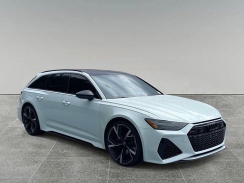Used 2022 Audi RS 6 w/ Executive Package AWD/4WD image 4