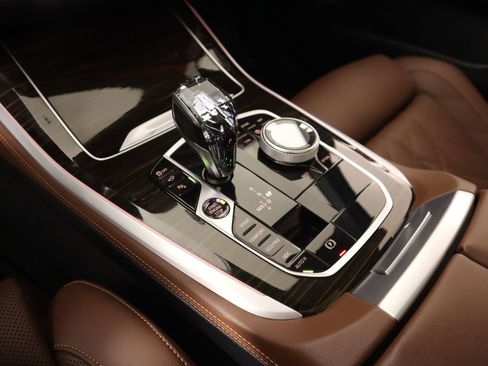 Used 2023 BMW X5 xDrive40i w/ M Sport Package image 9