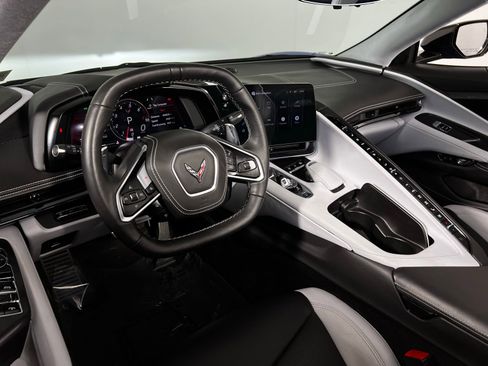 Used 2025 Chevrolet Corvette Stingray Premium Conv w/ Stealth Interior Trim Package RWD image 10