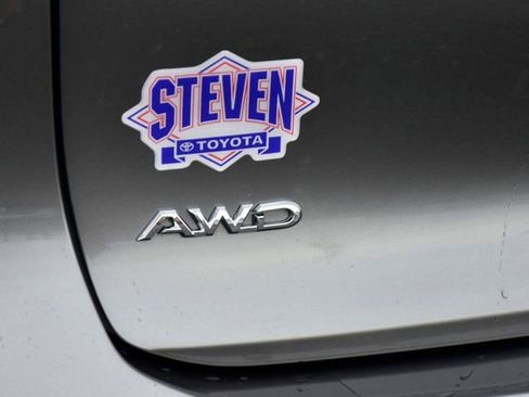 Used 2023 Toyota Crown Limited image 10