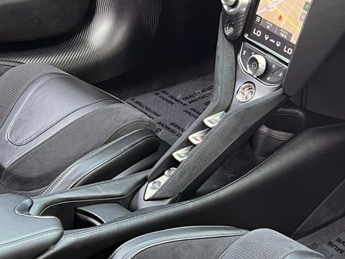 Used 2018 McLaren 720S Performance RWD image 45