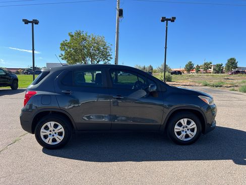 Used 2019 Chevrolet Trax LS w/ LPO, Cargo Package FWD image 40