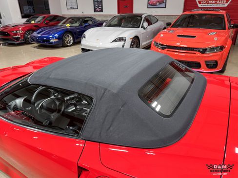 Used 2018 Chevrolet Corvette Stingray Convertible w/ 2LT Preferred Equipment Group image 40