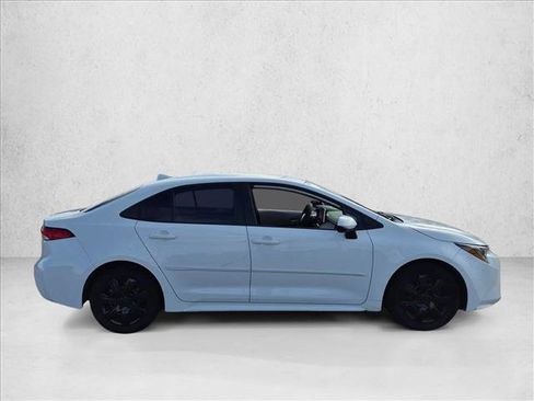 Used 2020 Toyota Corolla LE w/ Carpet Mat Package (TMS) FWD image 4