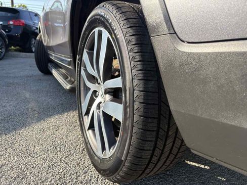 Used 2016 Honda Pilot Touring image 4