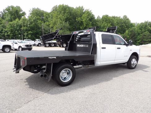 Used 2024 RAM 3500 SLT w/ Quick Order Package 2YG SLT AWD/4WD image 8
