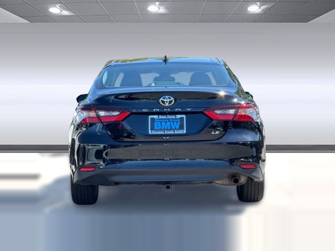 Used 2022 Toyota Camry LE FWD image 10