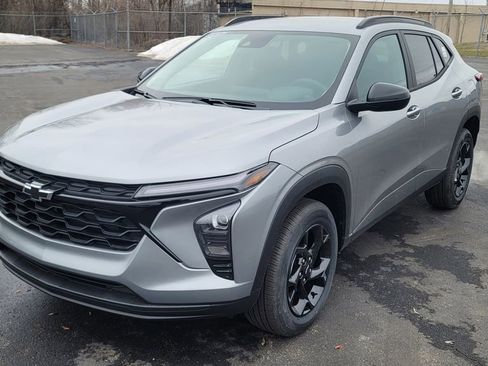 New 2026 Chevrolet Trax LT w/ Driver Confidence Package image 3