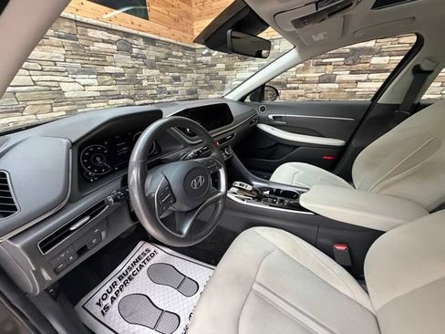 Used 2023 Hyundai Sonata SEL w/ Convenience Package FWD image 10
