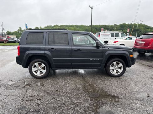 Used 2014 Jeep Patriot Latitude AWD/4WD image 7