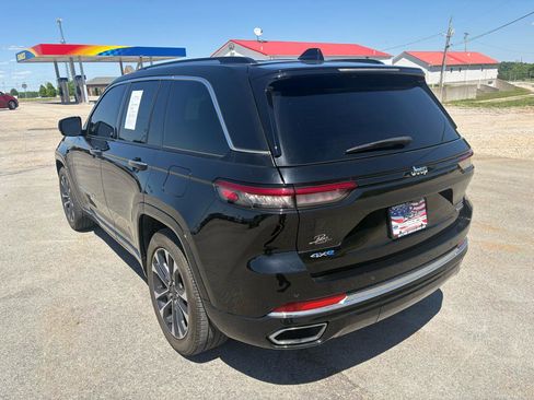 Used 2023 Jeep Grand Cherokee Overland AWD/4WD image 5