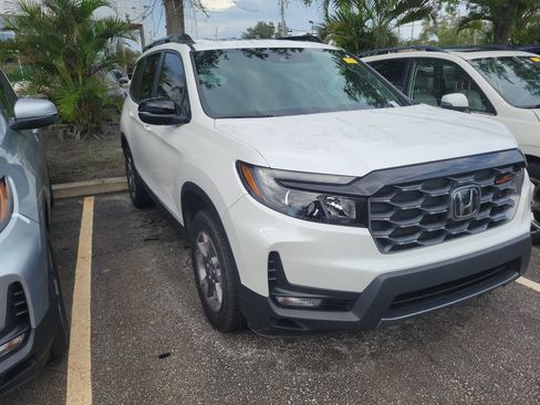 Used 2023 Honda Passport TrailSport image 4