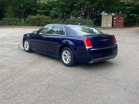 Used 2016 Chrysler 300 Limited RWD image 8