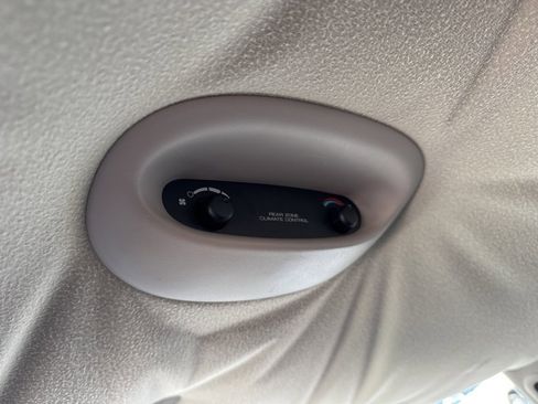 Used 2005 Dodge Grand Caravan SXT image 21