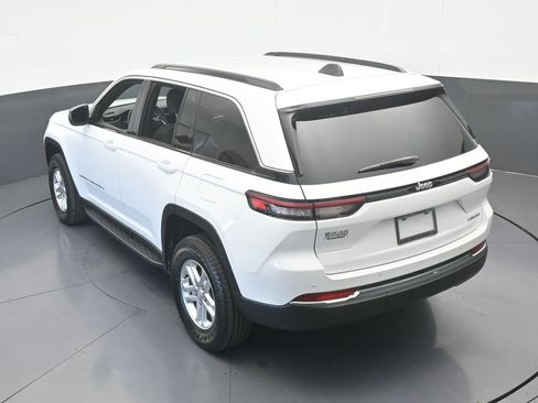 Used 2025 Jeep Grand Cherokee Laredo image 21