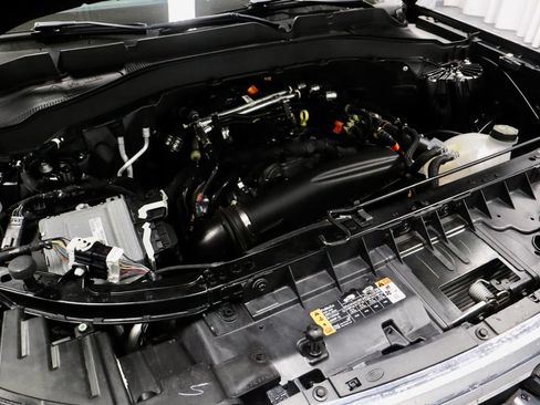 Certified 2025 Ford Explorer Active AWD/4WD image 17