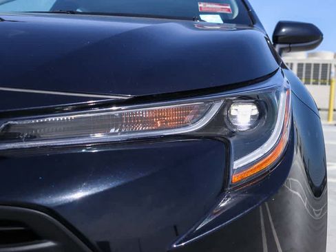 Used 2025 Toyota Corolla LE FWD image 7
