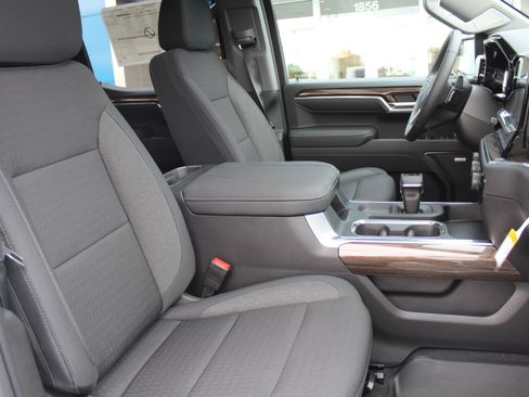 New 2026 Chevrolet Silverado 1500 LT Trail Boss w/ Convenience Package II image 16