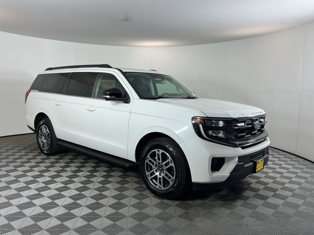 Used 2026 Ford Expedition Max Active AWD/4WD image 3