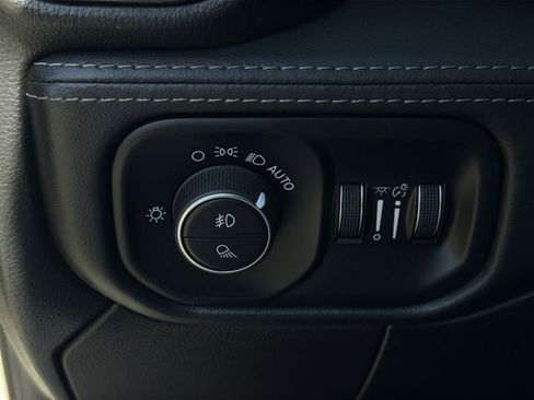 Used 2020 RAM 2500 Limited image 38