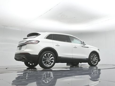 Used 2023 Lincoln Nautilus Reserve w/ Luxury Package AWD/4WD image 50
