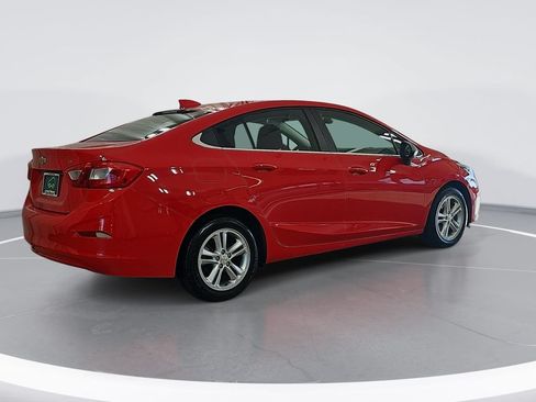 Used 2017 Chevrolet Cruze LT w/ Convenience Package FWD image 3