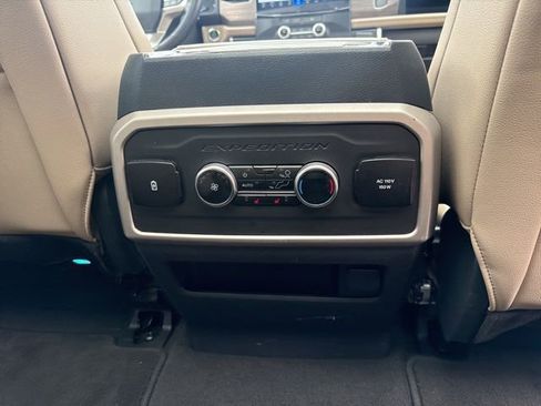 Used 2024 Ford Expedition Limited image 39