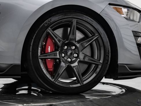 Used 2022 Ford Mustang Shelby GT500 w/ Carbon Fiber Track Pack RWD image 98
