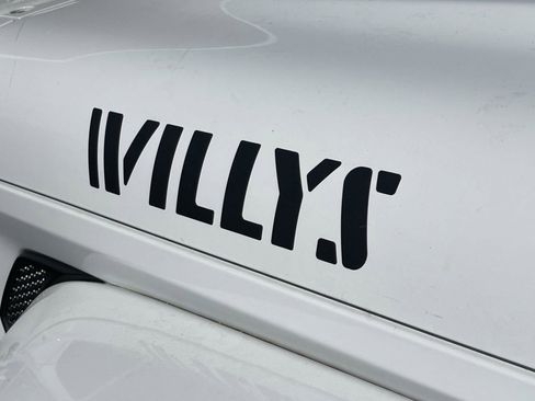 Used 2021 Jeep Gladiator Sport image 4