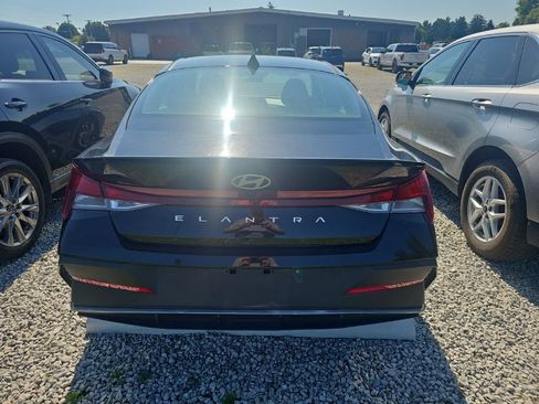 Used 2025 Hyundai Elantra Sport w/ Cargo Package FWD image 9
