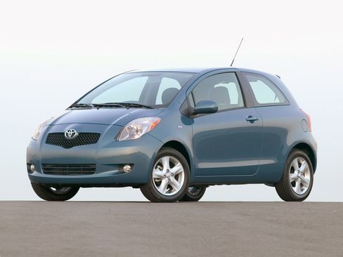 Used 2008 Toyota Yaris 2-Door Hatchback image 1