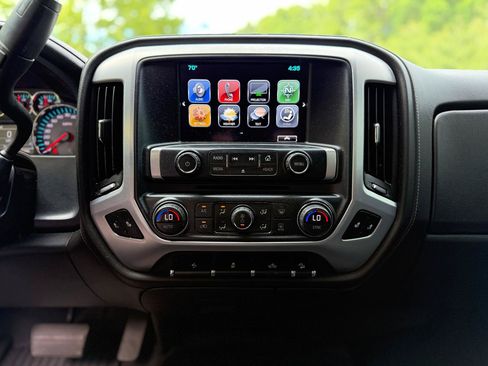 Used 2018 GMC Sierra 1500 SLT w/ SLT Premium Package AWD/4WD image 19