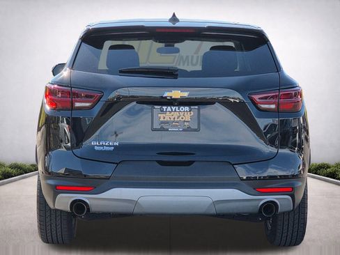 Used 2025 Chevrolet Blazer LT FWD image 6